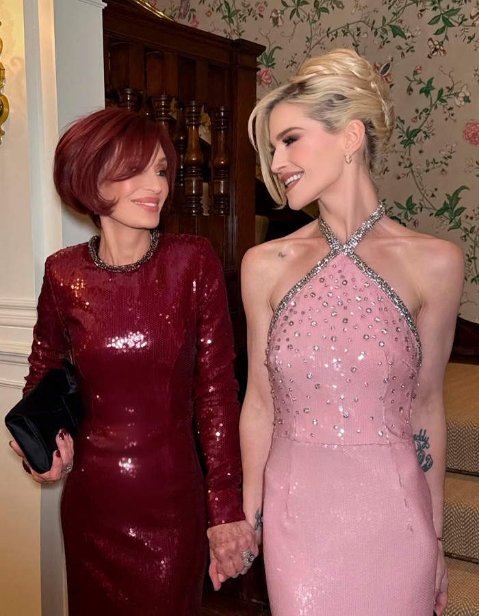 &ldquo;Is There More To It Beyond Grief?”: Photos Of Kelly And Sharon Osbourne Continue To Raise Alarm Among Friends