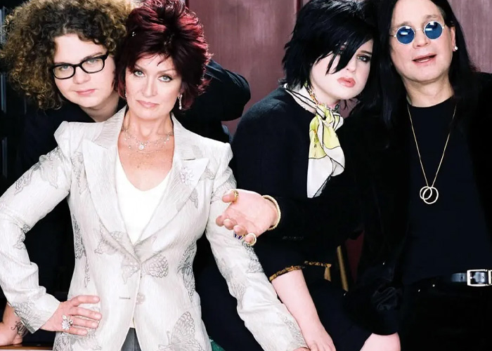 &ldquo;Is There More To It Beyond Grief?”: Photos Of Kelly And Sharon Osbourne Continue To Raise Alarm Among Friends