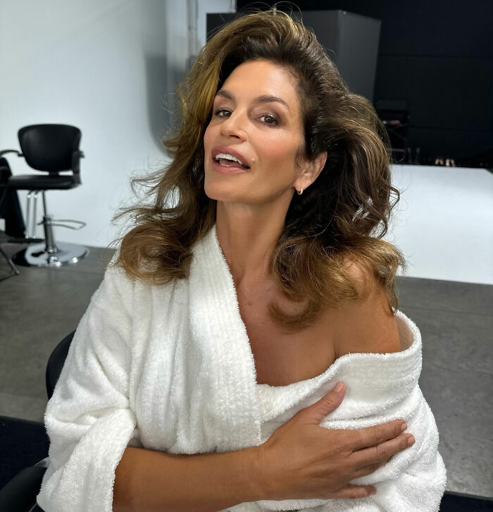 “Full-Time Job”: Cindy Crawford’s “Sad” Morning Routine Video Sparks Health Debate