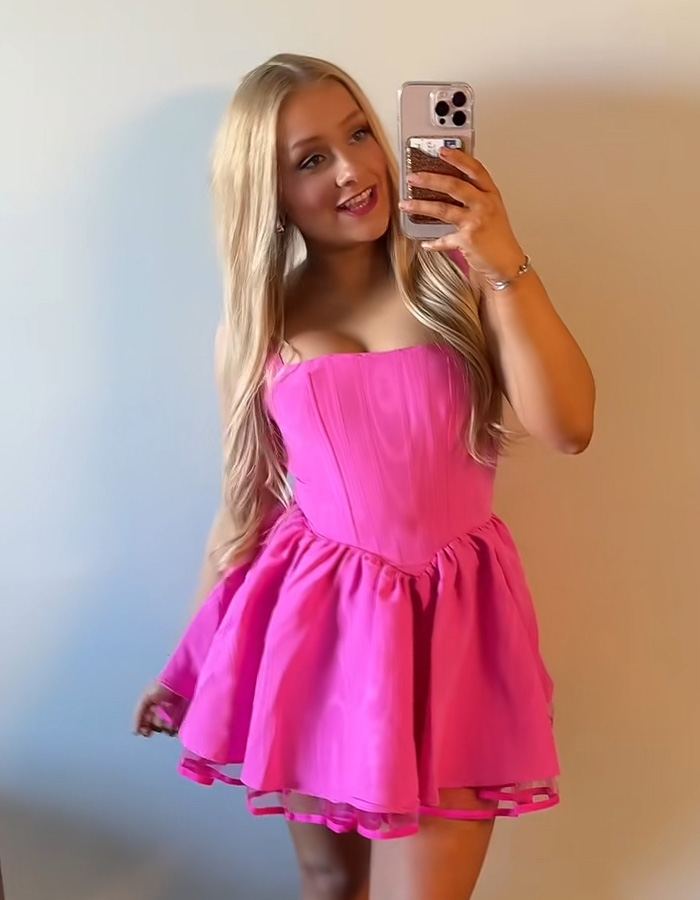 Cheerleader Laken Snelling’s Snapchat History Uncovers Details About Her Newborn’s Passing Cheerleader Laken Snelling’s Snapchat History Uncovers Details About Her Newborn’s Passing