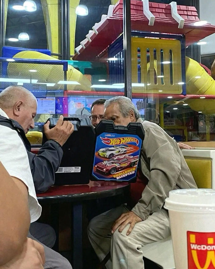 If You’re Questioning If Anything Good Is Left In The World, Here Are 67 Uplifting Posts You Might Need