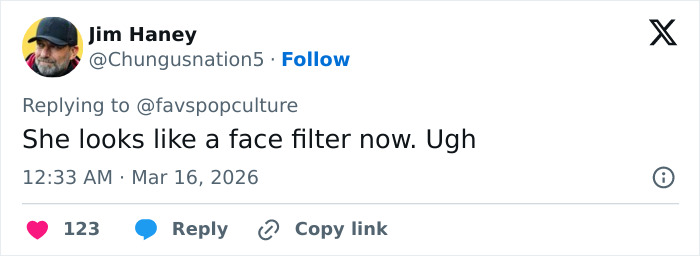 Emma Stone&rsquo;s Oscars Look Raises Eyebrows As Talk Of &lsquo;Hollyweird&rsquo; Beauty Norms Intensifies