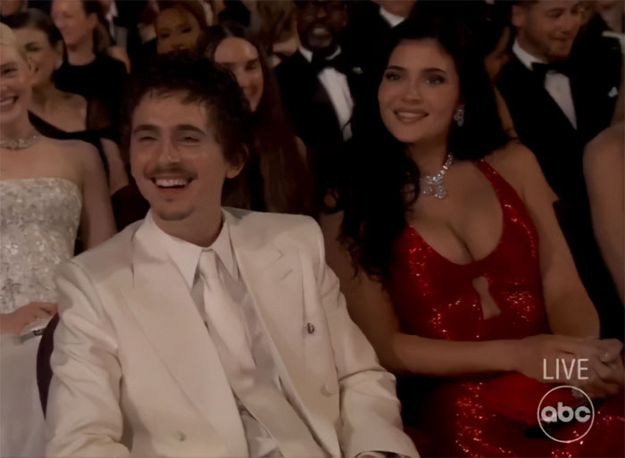 Body Language Expert Notices Something Between Kylie Jenner And Timothée Chalamet At Oscars 2026 Body Language Expert Notices Something Between Kylie Jenner And Timothée Chalamet At Oscars 2026