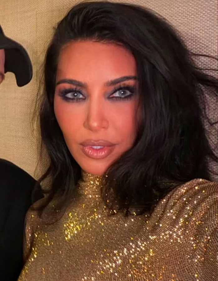 “She Had More Work Done”: Fans React Wildly To Kim Kardashian&rsquo;s Oscars Party Look After Spotting Odd Details