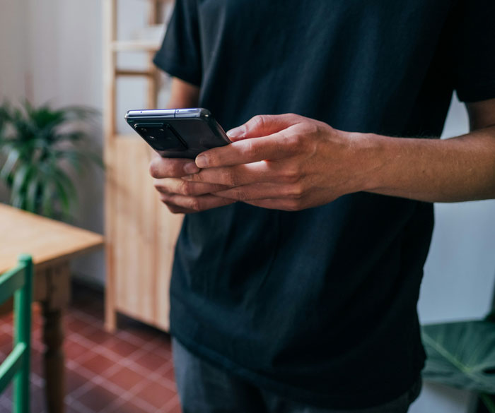 &ldquo;I Told Her I Had A Tumour&rdquo;: People Who Lost A Friend Shared What Happened