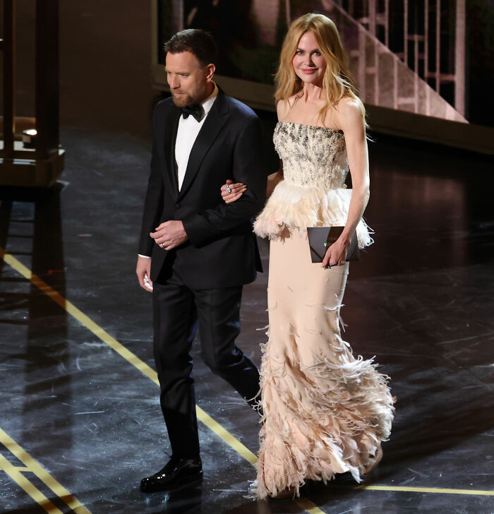 “Lowest Low”: Nicole Kidman And Ewan McGregor’s Flirtatious Moulin Rouge Reunion Mercilessly Mocked “Lowest Low”: Nicole Kidman And Ewan McGregor’s Flirtatious Moulin Rouge Reunion Mercilessly Mocked