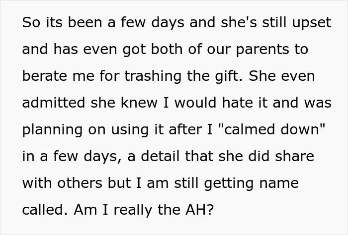 GF Keeps Giving Horrible B-Day Gifts, BF Breaks Up, Internet Appalled As He Shares 2-Year Update