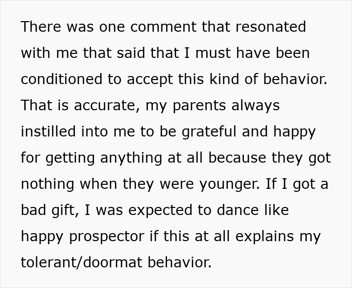 GF Keeps Giving Horrible B-Day Gifts, BF Breaks Up, Internet Appalled As He Shares 2-Year Update