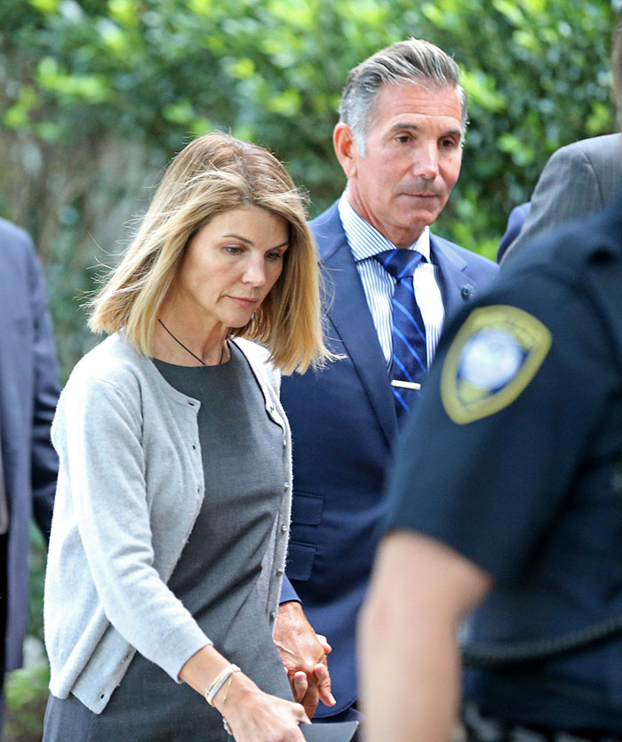 “Holy Plastic Surgery”: Lori Loughlin Surprises Fans With Unrecognizable Look After Mossimo Giannulli Split
