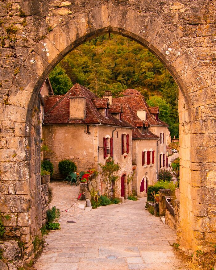 This Photographer Traveled Across The UK And Europe And Captured 62 Incredible Views