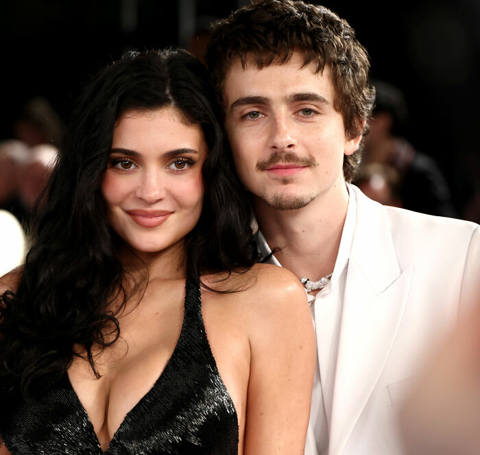 “Watch His Face”: Fans Claim This Was The Exact Moment Timothée Chalamet Realized The ‘Kardashian Curse’ Is Real