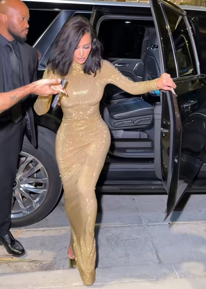 Kim Kardashian&rsquo;s Dramatic Fall Joins The List Of Viral Moments From Oscars Night