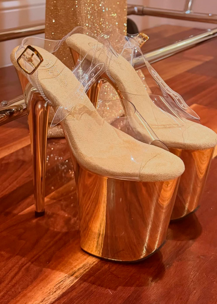 Kim Kardashian&rsquo;s Dramatic Fall Joins The List Of Viral Moments From Oscars Night