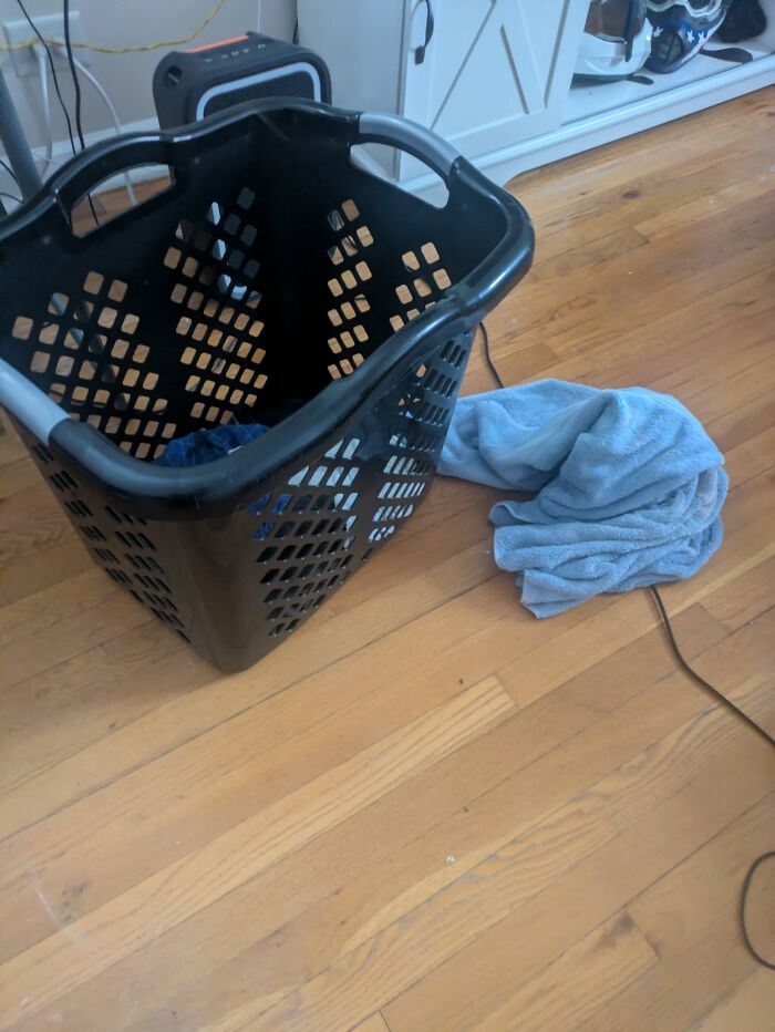 49 Infuriating Pictures That Show Some Women Live With Animals Instead Of Husbands