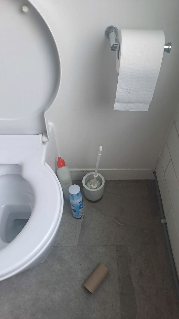 49 Infuriating Pictures That Show Some Women Live With Animals Instead Of Husbands