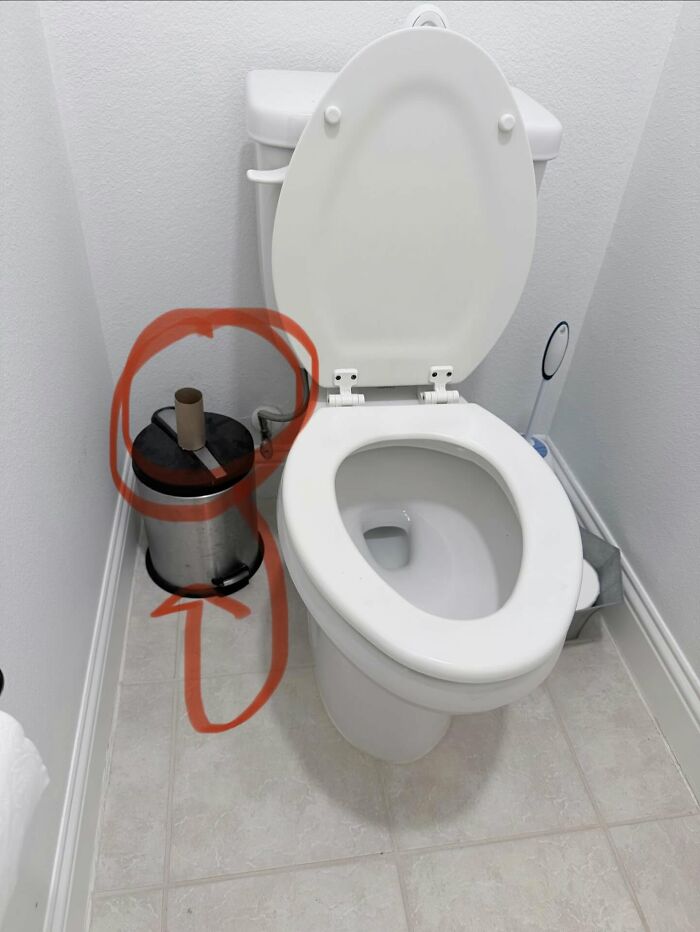 49 Infuriating Pictures That Show Some Women Live With Animals Instead Of Husbands