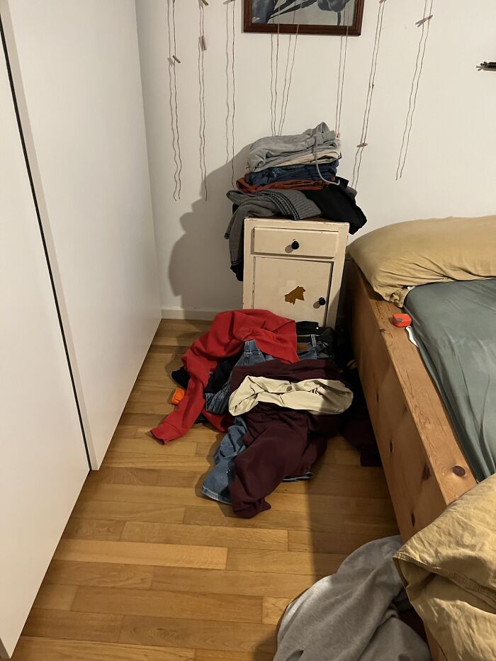 49 Infuriating Pictures That Show Some Women Live With Animals Instead Of Husbands