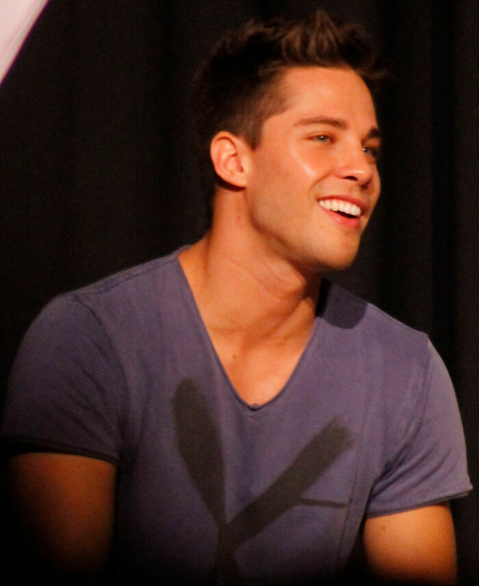 Dean Geyer: Bio And Career Highlights