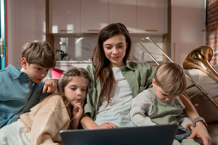 &ldquo;I Am Beyond Devastated&rdquo;: SAHM Finds Out Husband Is Keeping Money From Her, Then Gets Asked For Divorce