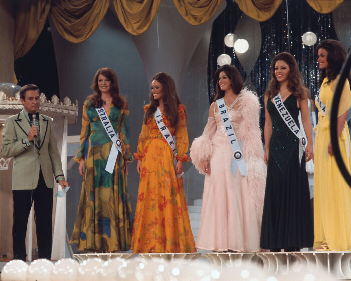 Dark Secrets And Harsh Behind-The-Scenes Reality Of ‘Price Is Right’ And Host Bob Barker Exposed By Model Dark Secrets And Harsh Behind-The-Scenes Reality Of ‘Price Is Right’ And Host Bob Barker Exposed By Model