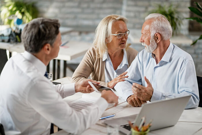 31 Folks Are Sharing Tough Reasons Why They’re Still In A Relationship Despite Hating Their Partner