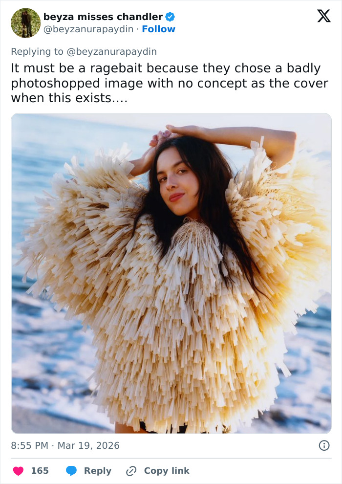 “Mediocre Level”: Fans Slam Olivia Rodrigo’s Vogue Cover After Spotting Bizarre Details “Mediocre Level”: Fans Slam Olivia Rodrigo’s Vogue Cover After Spotting Bizarre Details
