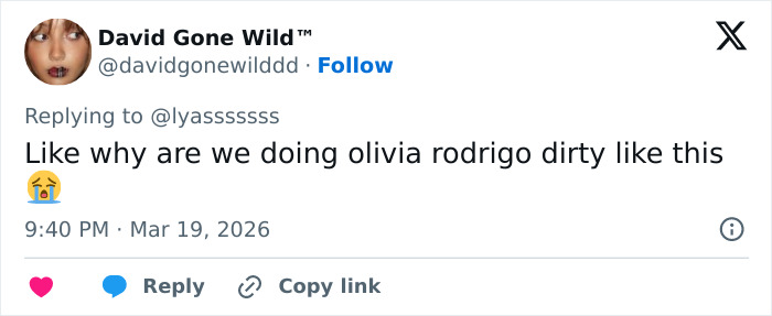 “Mediocre Level”: Fans Slam Olivia Rodrigo’s Vogue Cover After Spotting Bizarre Details “Mediocre Level”: Fans Slam Olivia Rodrigo’s Vogue Cover After Spotting Bizarre Details