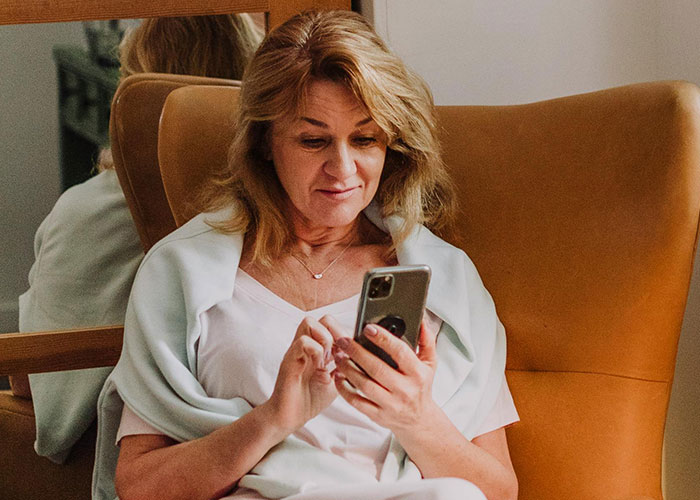 Man Gets Woken Up At 4 AM To Care For His Own Baby, His Mom Is Worried He’s Doing Too Much Man Gets Woken Up At 4 AM To Care For His Own Baby, His Mom Is Worried He’s Doing Too Much