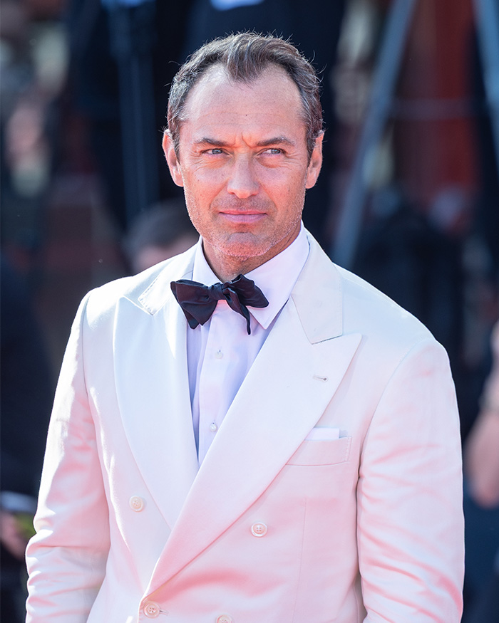 Chappell Roan Speaks Out After Backlash For Allegedly ‘Leaving Jude Law’s 11YO Daughter In Tears’ Chappell Roan Speaks Out After Backlash For Allegedly ‘Leaving Jude Law’s 11YO Daughter In Tears’