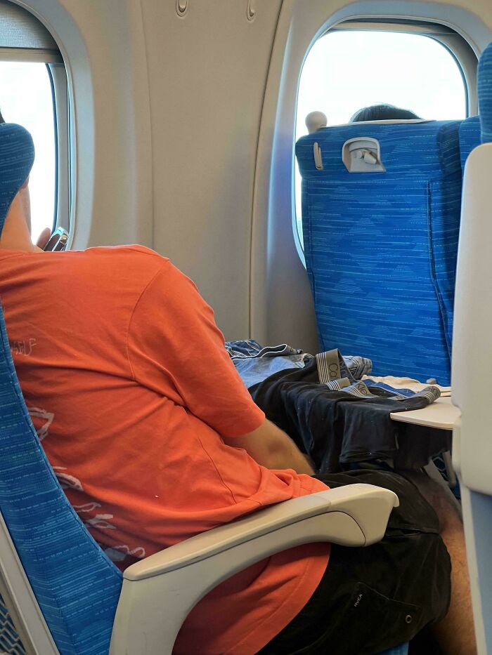 51 Tourists Who Got Shamed Online For Their Unbelievably Rude And Entitled Behavior (New Pics) 51 Tourists Who Got Shamed Online For Their Unbelievably Rude And Entitled Behavior (New Pics)