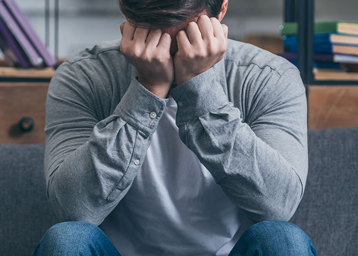 &ldquo;He Just Broke Down Sobbing&rdquo;: Man Hurt His SAH Wife Has $47k Stashed Away While He&rsquo;s Struggling