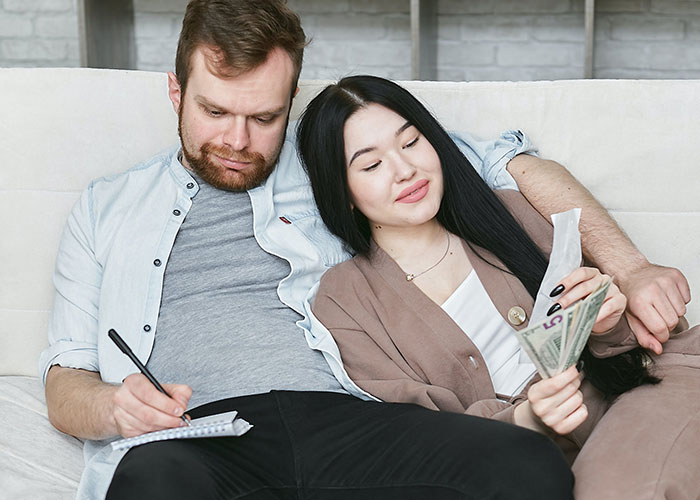 &ldquo;He Just Broke Down Sobbing&rdquo;: Man Hurt His SAH Wife Has $47k Stashed Away While He&rsquo;s Struggling