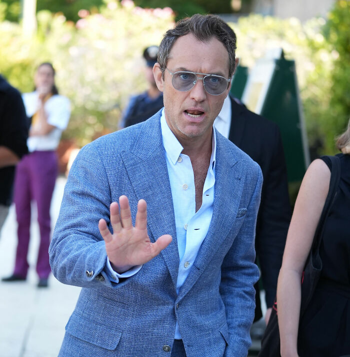 Chappell Roan Banned From Festival Over Her Security Guard’s Treatment Of Jude Law’s 11-Year-Old Daughter Chappell Roan Banned From Festival Over Her Security Guard’s Treatment Of Jude Law’s 11-Year-Old Daughter