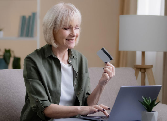 Toxic MIL Takes Out 4 Credit Cards In Son’s Name, Wife Devastated As She Leaves Him With $20K Debt