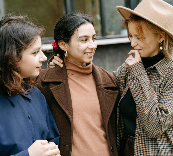 Conservative Parents Try To Ruin Daughter’s Life Because Her Husband Helped 2 Lesbian Couples Have Kids Conservative Parents Try To Ruin Daughter’s Life Because Her Husband Helped 2 Lesbian Couples Have Kids