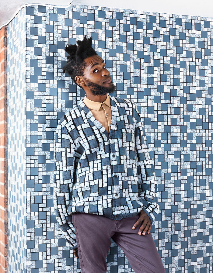 This Photographer Made 27 &ldquo;Invisible Jumper&rdquo; Illusions That Might Trick Your Eyes