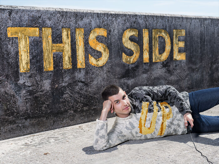 This Photographer Made 27 &ldquo;Invisible Jumper&rdquo; Illusions That Might Trick Your Eyes