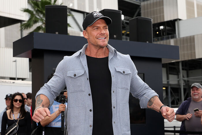 ‘Don’t F*ck With Reacher&rsquo;: What Sparked Alan Ritchson’s Viral Fight With Neighbor