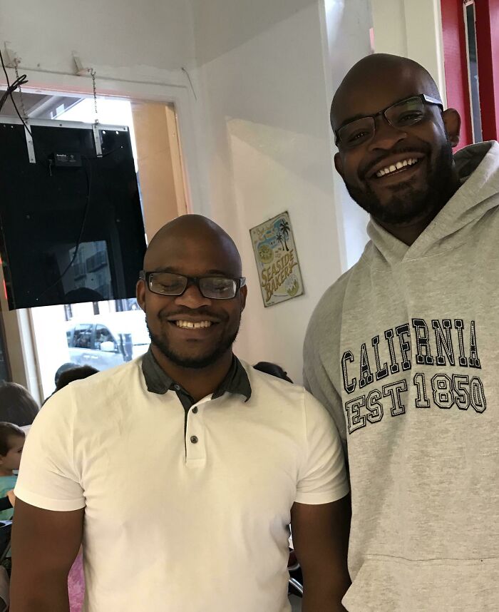 &ldquo;Am I Seeing Double?&rdquo; 43 Times People Ran Into Their Identical Twin Stranger