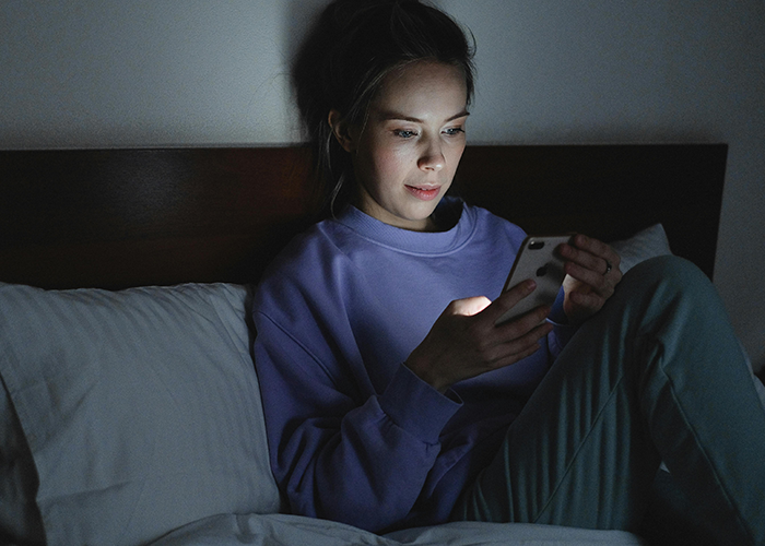 Woman Becomes Obsessed With The Idea Of Dating A Billionaire, Her Dad Gives Her A Reality Check