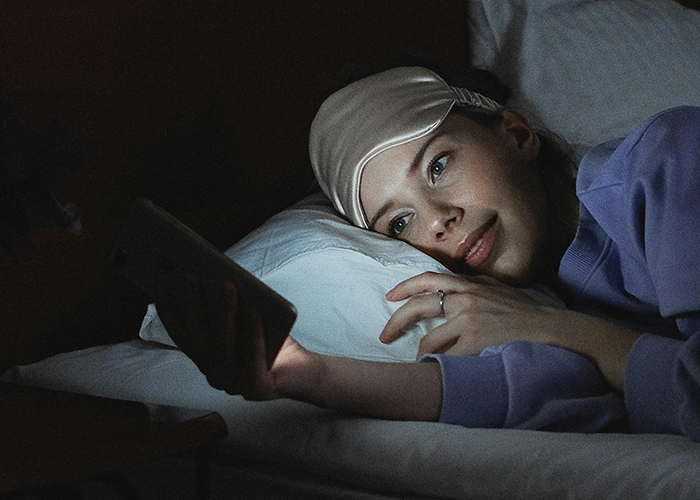 Woman Becomes Obsessed With The Idea Of Dating A Billionaire, Her Dad Gives Her A Reality Check