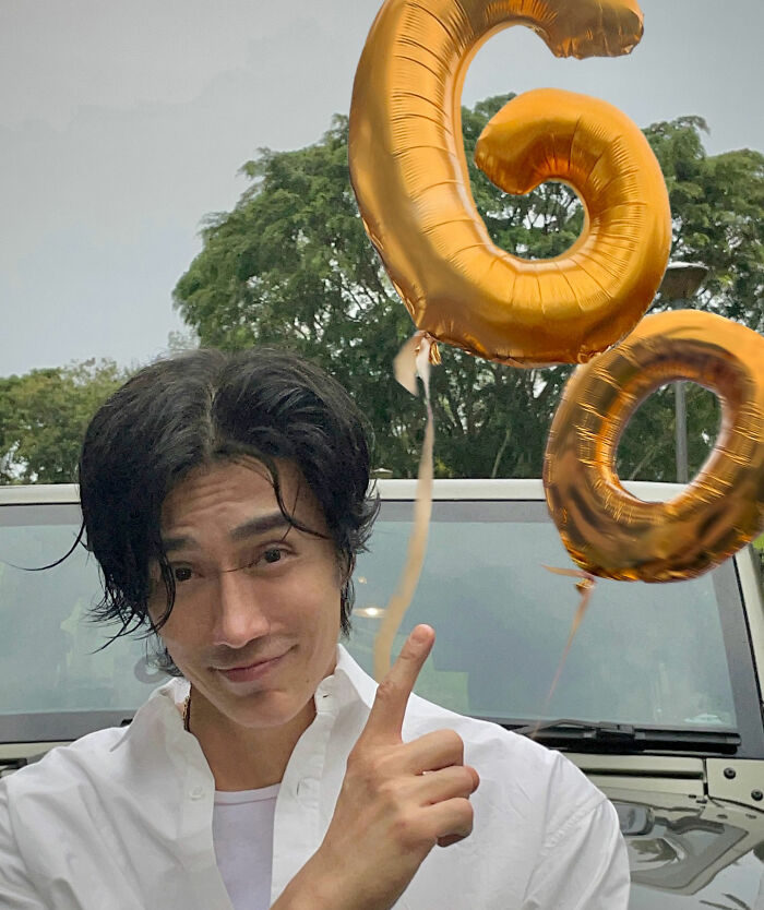 “Real-Life Dorian Gray”: Youthful-Looking Photographer Stuns After Fans Find Out His Real Age