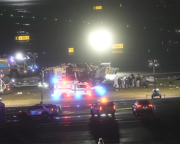 Retired Aircraft Accident Investigator Reveals Disturbing Theory About LaGuardia Plane Crash