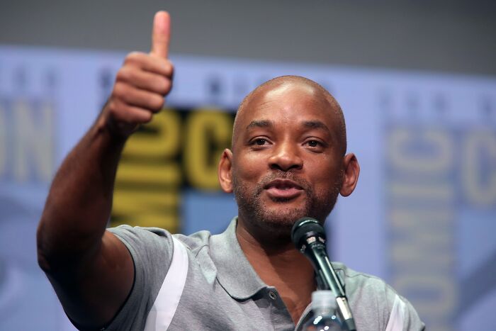 “Custom $2.5 Million Mobile Mansion”: 39 Alleged Requests That Prove Some Celebs Live In A Different Universe