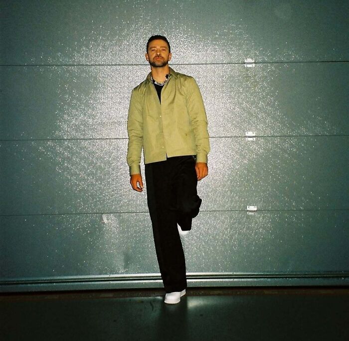 “Custom $2.5 Million Mobile Mansion”: 39 Alleged Requests That Prove Some Celebs Live In A Different Universe