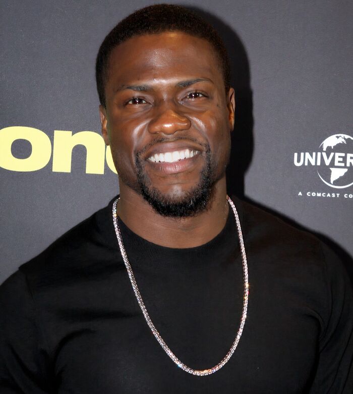 “Custom $2.5 Million Mobile Mansion”: 39 Alleged Requests That Prove Some Celebs Live In A Different Universe