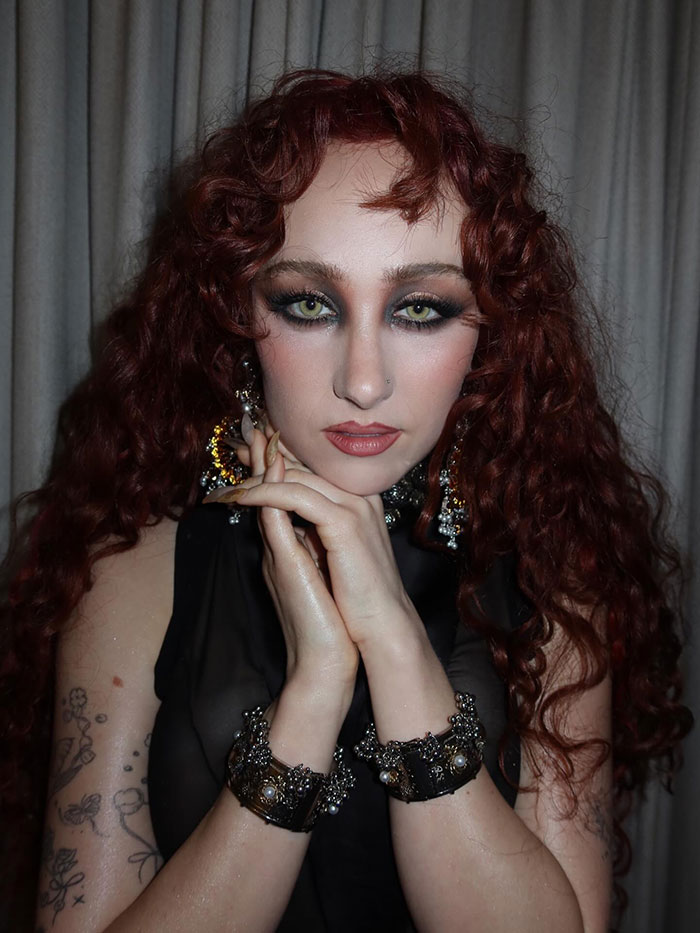 Chappell Roan&rsquo;s Background Resurfaces As Fans Turn Over Security Guard&rsquo;s Treatment Of Jude Law&rsquo;s Daughter