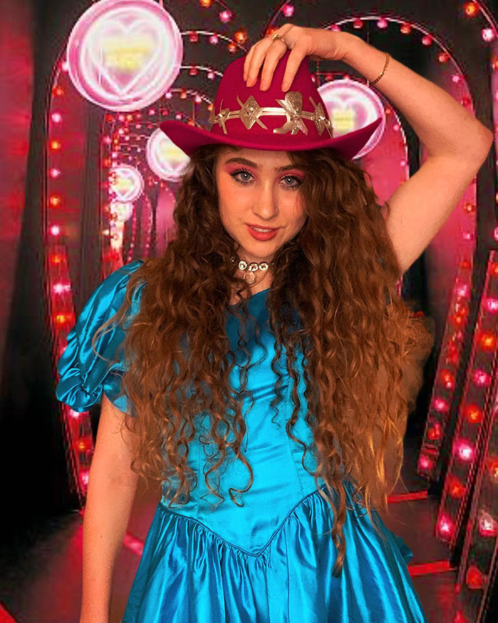 Chappell Roan&rsquo;s Background Resurfaces As Fans Turn Over Security Guard&rsquo;s Treatment Of Jude Law&rsquo;s Daughter