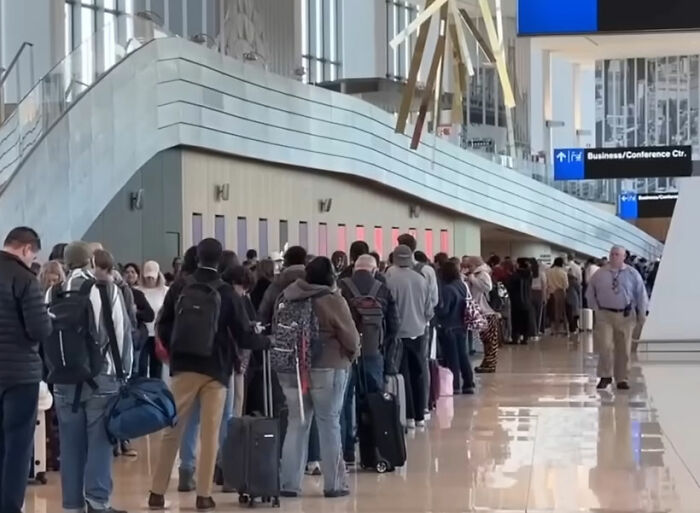 Bombshell New Theory Emerges In LaGuardia Crash, Could Clear Air Traffic Controller