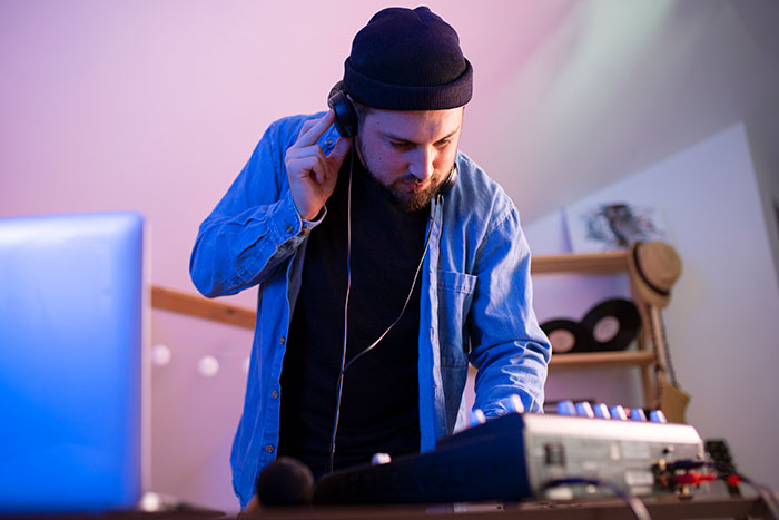 Golden Child Steals Autistic Bro’s Beats And Earns Big Bucks, Sis Fumes As Parents Let It Happen Golden Child Steals Autistic Bro’s Beats And Earns Big Bucks, Sis Fumes As Parents Let It Happen